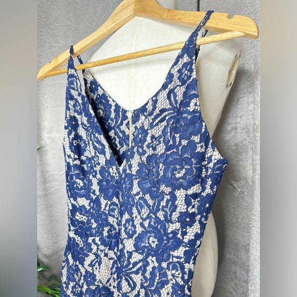 NEW Dress the Population Isabelle Plunging Mermaid Fitted Lace Midi Dress Sz S - Picture 4 of 12